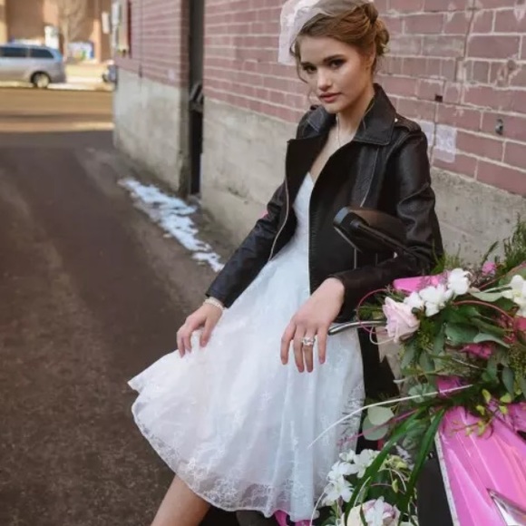 💟 David’s Bridal dress - Picture 4 of 4